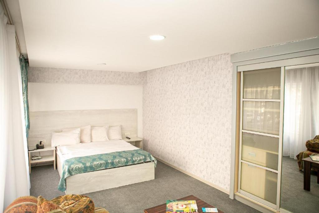 Global Express Hotell Baku Exteriör bild